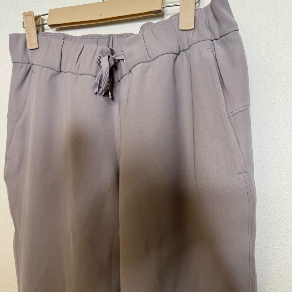 Lululemon Gray On The Fly Mid Rise Stretch Woven Business Casual Crop Pants 8 - Picture 5 of 9